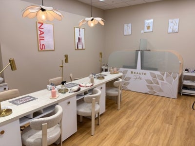 Color Bar Aushopping La Couronne